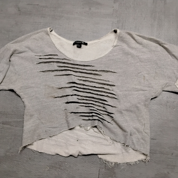 Forever 21 Gray Distressed Short Sleeve Tee - Picture 1 of 2